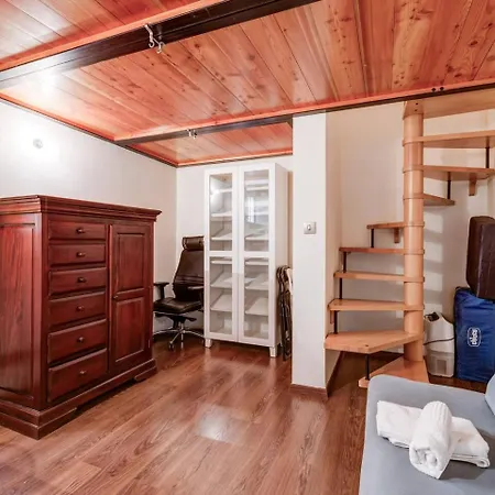 Apartman Apt-prime Location 3bed By Homely