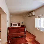 Апартаменты Apt-prime Location 3bed By Homely