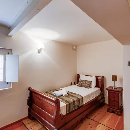 Apt-prime Location 3bed By Homely Apartment *