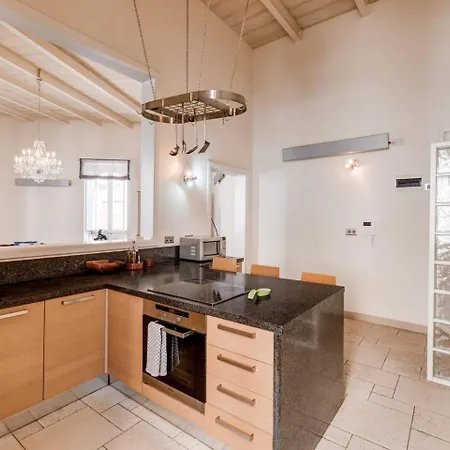 Apt-prime Location 3bed By Homely *